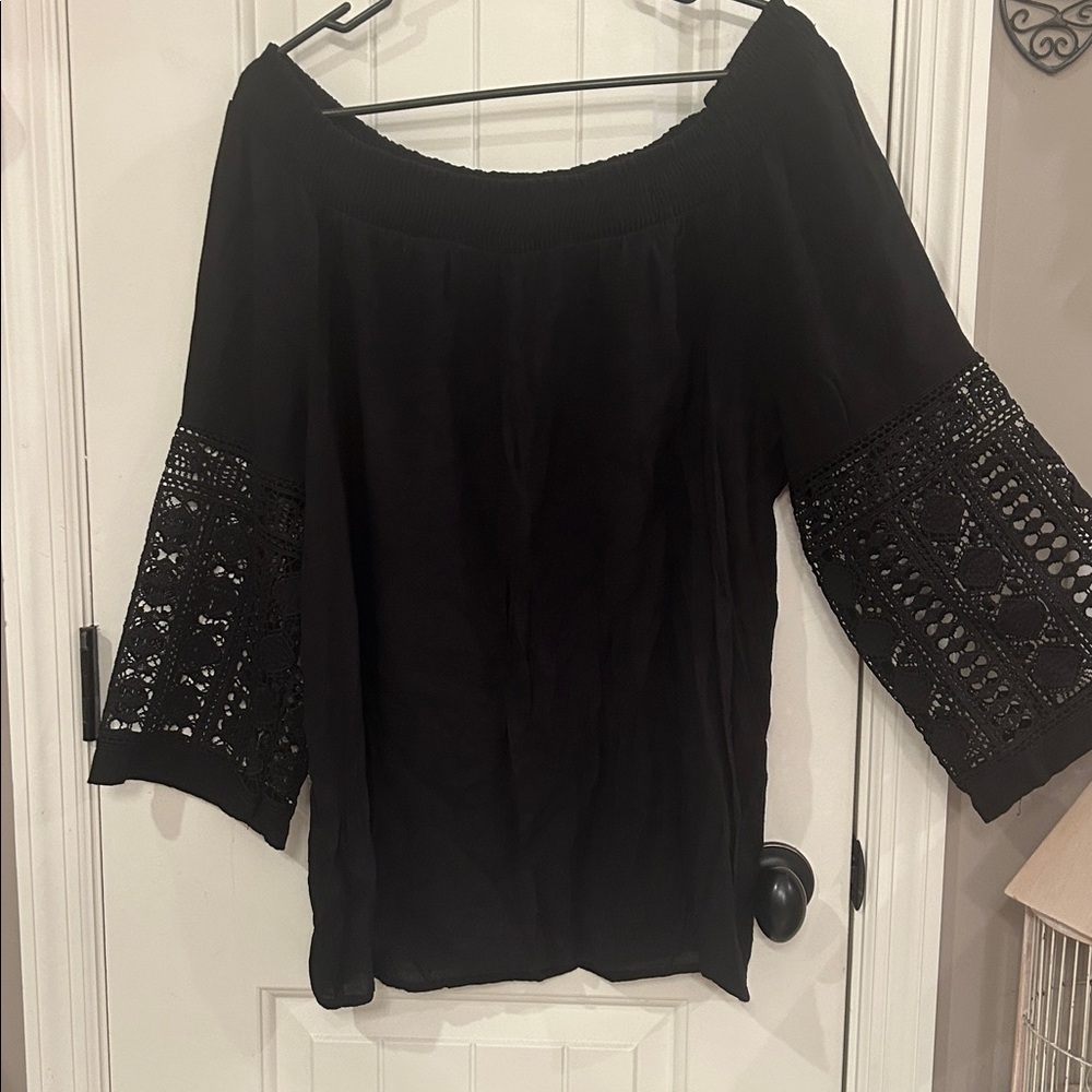 Elegant Black Lace Sleeve Women's Top